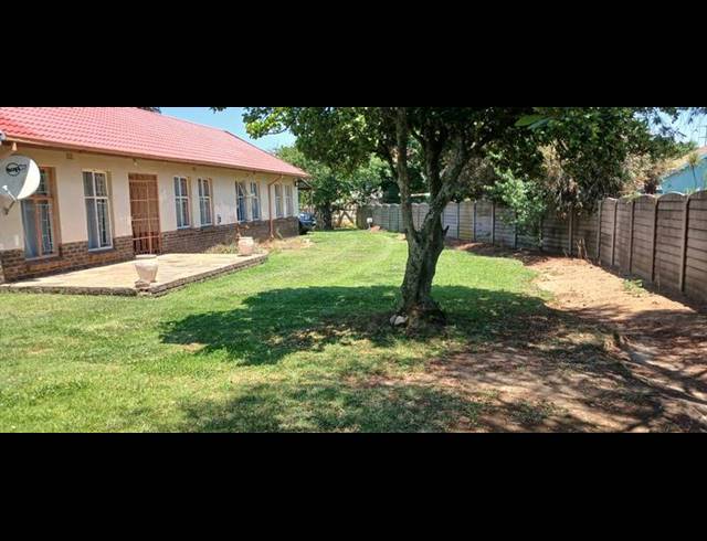 3 BEDROOM HOUSE FOR SALE IN BIRCHLEIGH NORTH